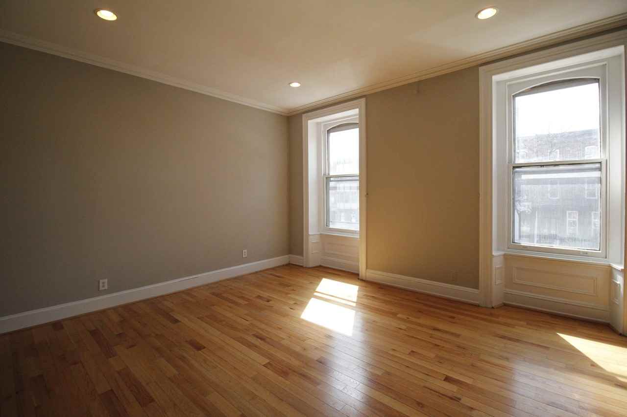 1925 1925 Spring Garden - 1925 | 2F - Photo 2 of 12