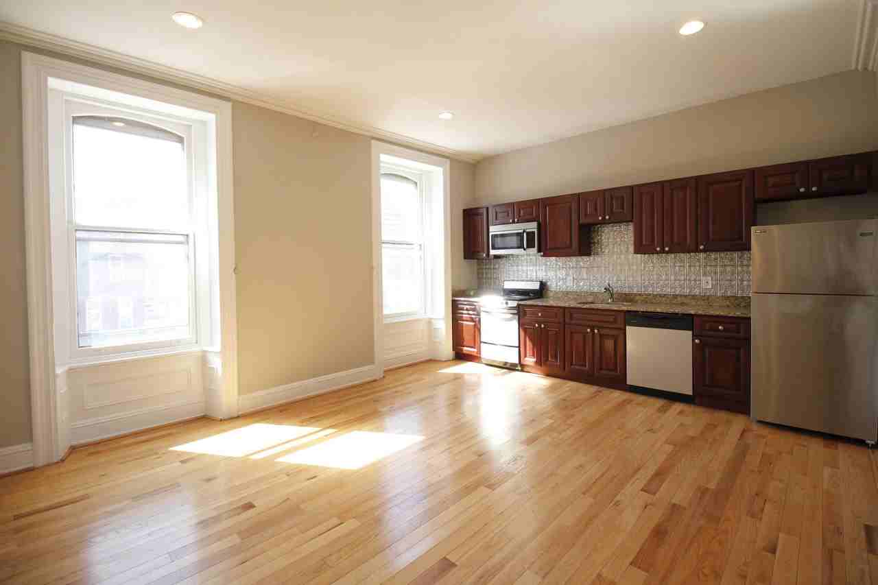 1925 1925 Spring Garden - 1925 | 2F - Photo 3 of 12