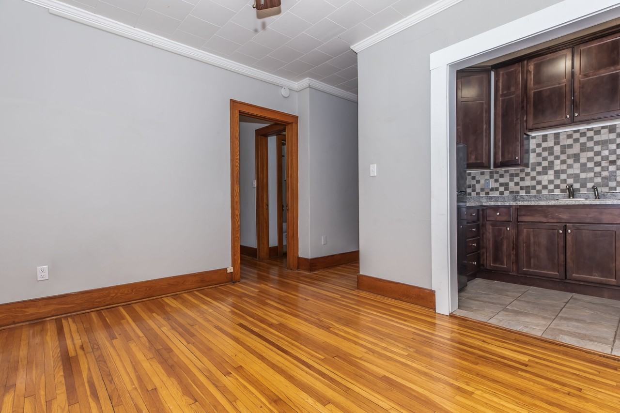603 1st St Sw #301 - Photo 2 of 11