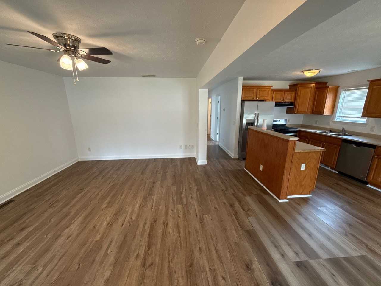 1015 N Gale St #1015 - Photo 3 of 10