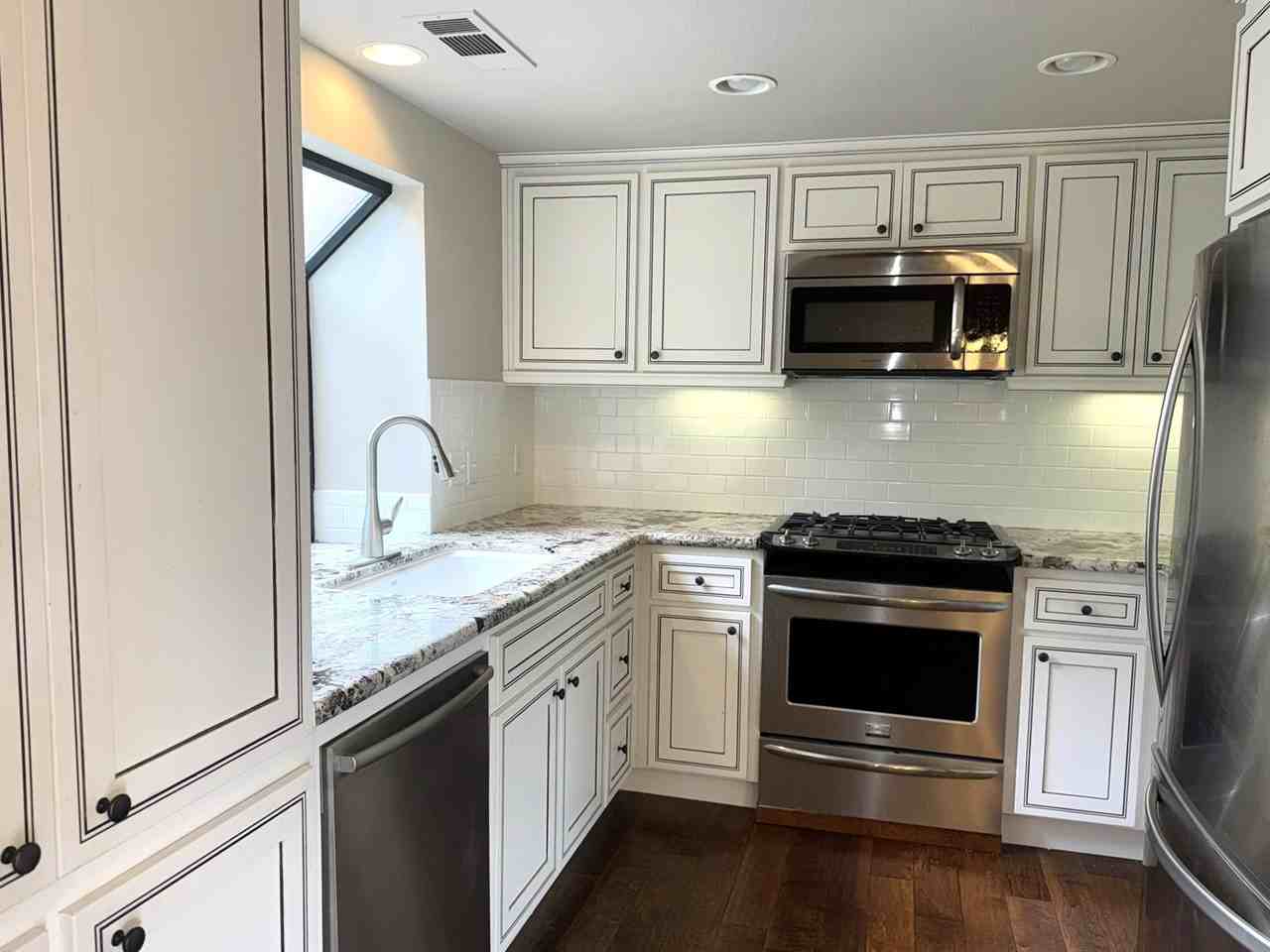 875 E Cromwell Ave #1 - Photo 3 of 29
