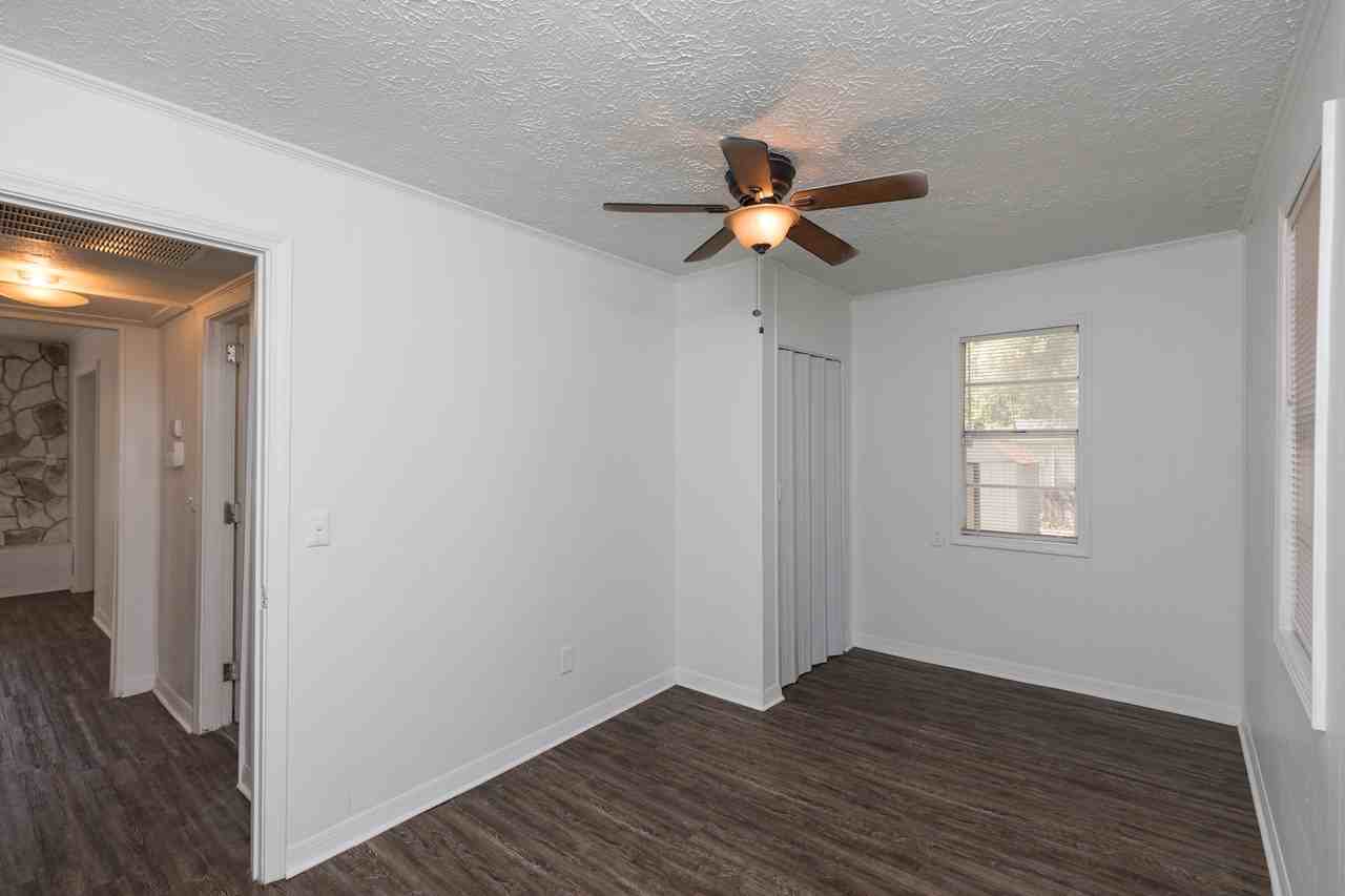 912 Huron St #1 - Photo 3 of 14