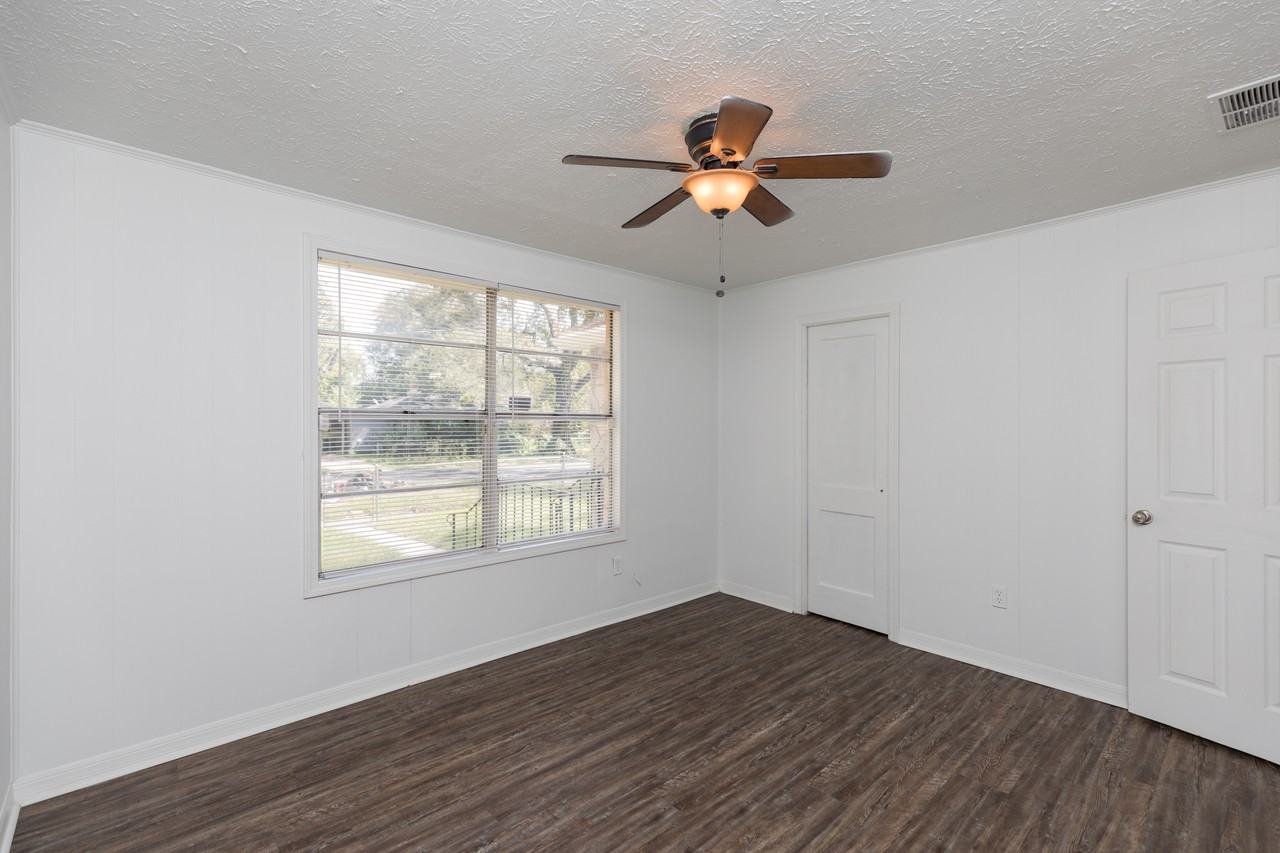 912 Huron St #1 - Photo 4 of 14