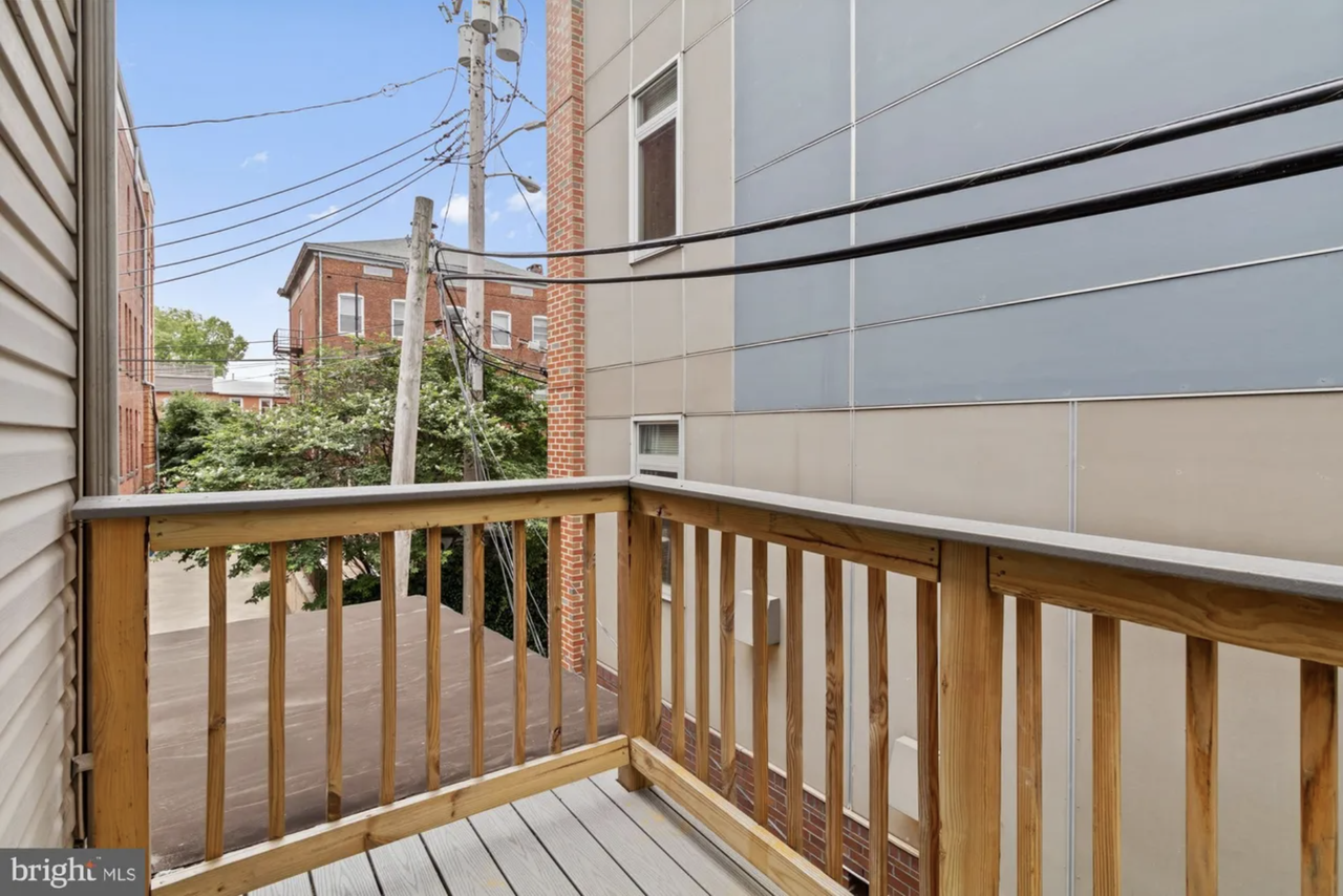 1122 William St #A - Photo 3 of 27