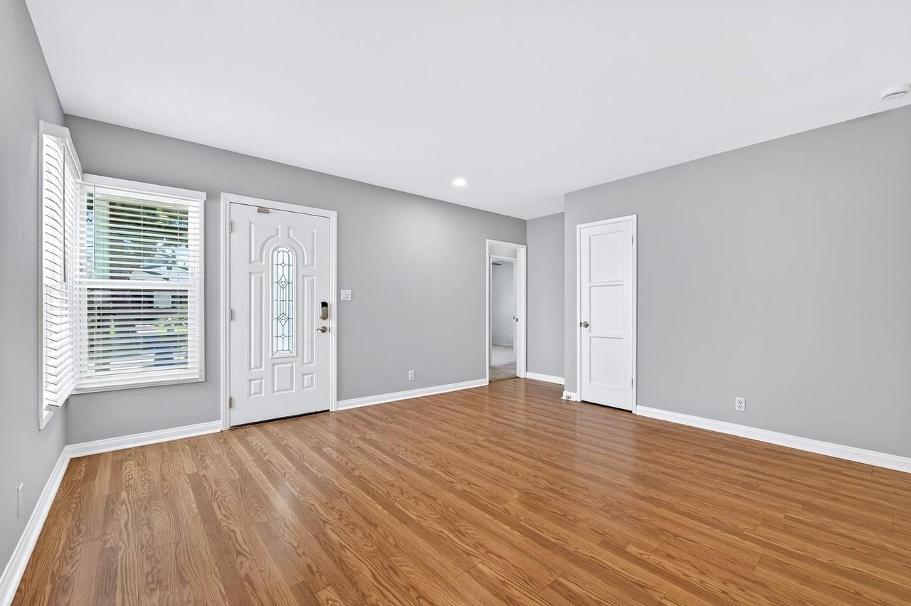 4913 Premiere Ave #1 - Photo 4 of 50