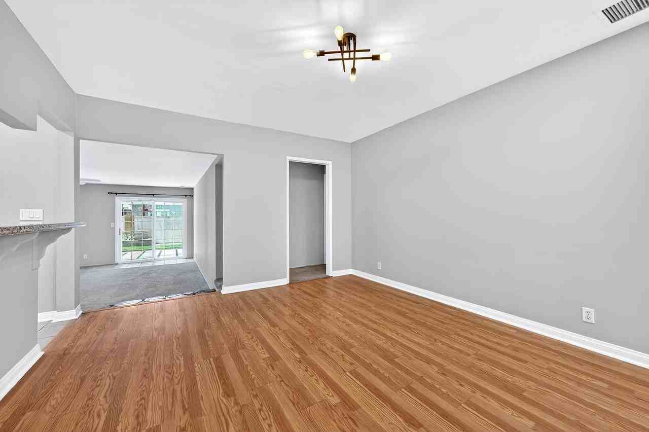 4913 Premiere Ave #1 - Photo 7 of 50