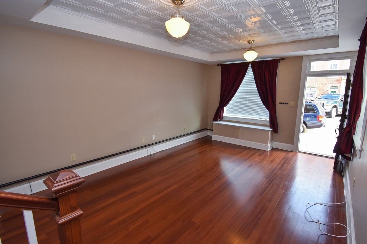 1734 Bank St #1 - Photo 5 of 33