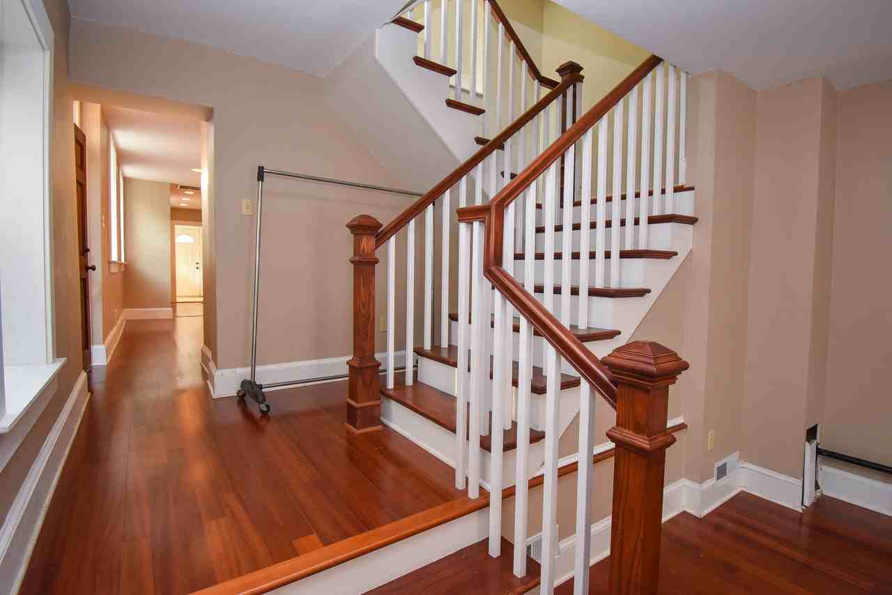 1734 Bank St #1 - Photo 6 of 33