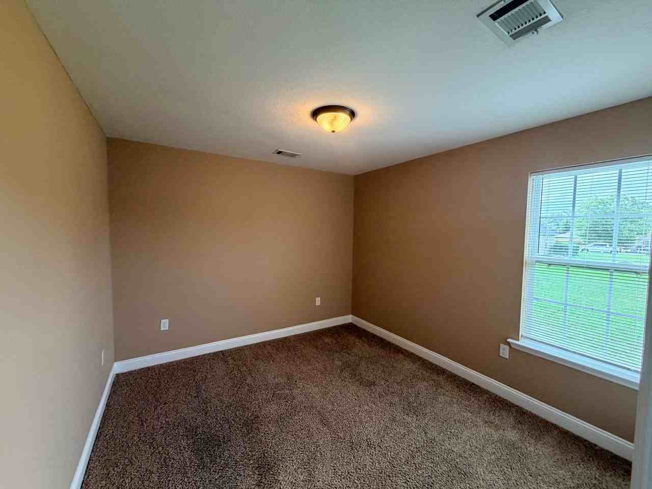 4916 Patton Dr - Photo 3 of 15