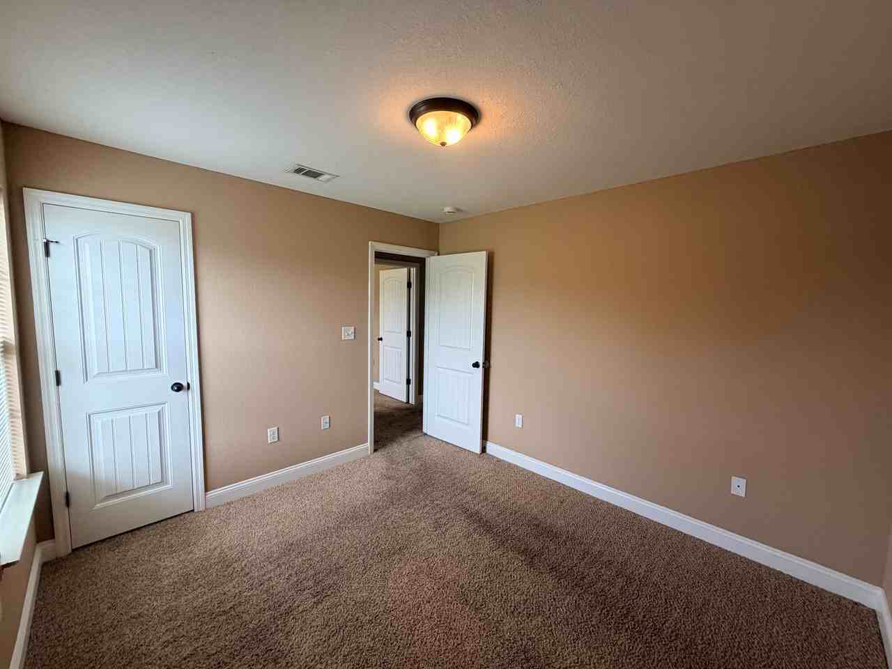 4916 Patton Dr - Photo 4 of 15