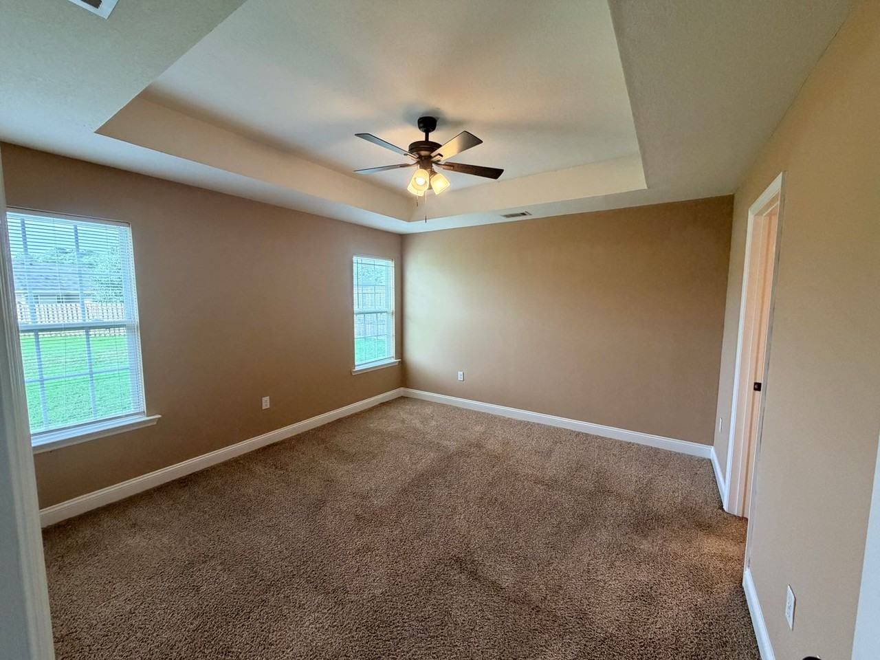 4916 Patton Dr - Photo 5 of 15