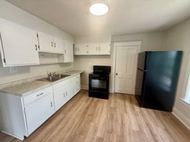 909 S 6th Ave - Photo 1 of 1