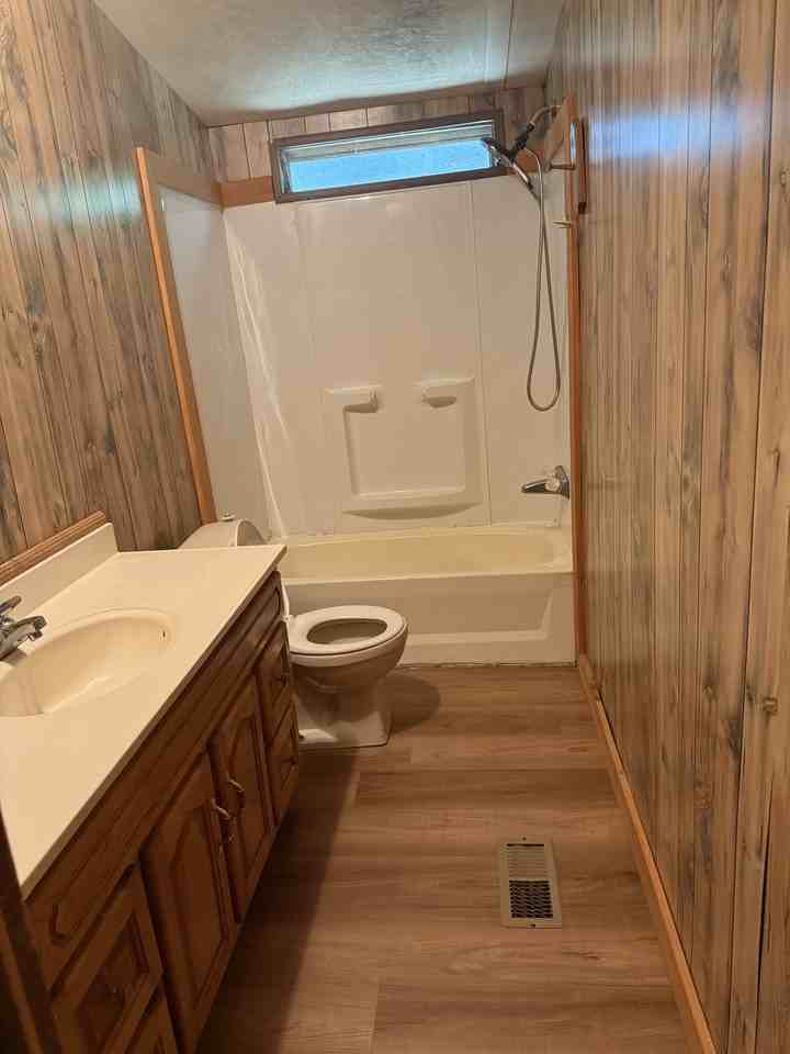 608 Dillard Dr - Photo 3 of 8