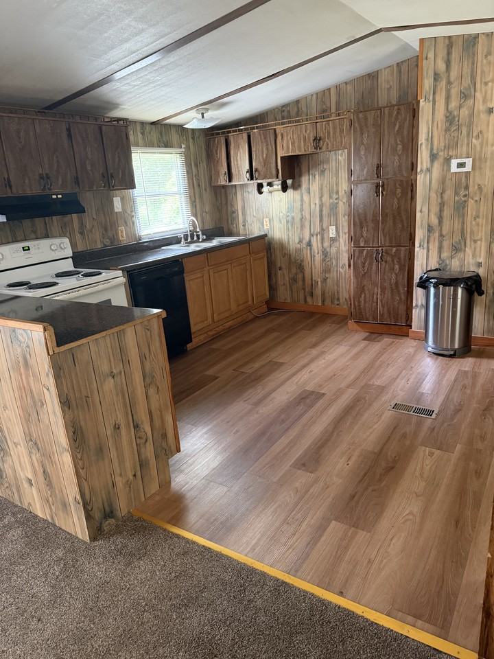 608 Dillard Dr - Photo 6 of 8
