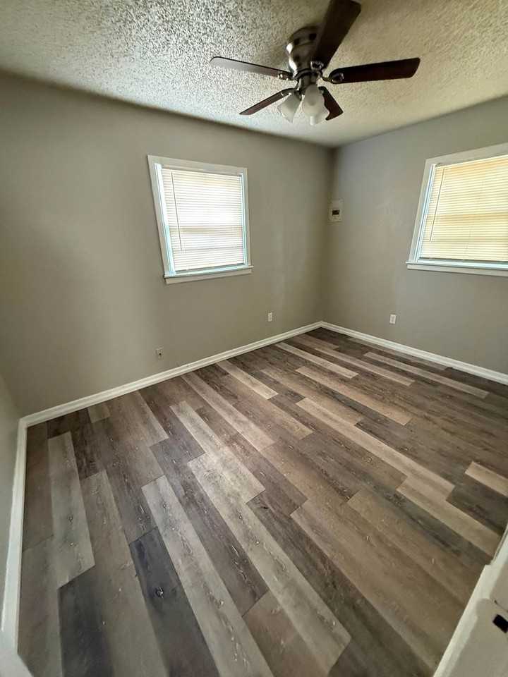 3016 E 3rd St - Photo 7 of 7