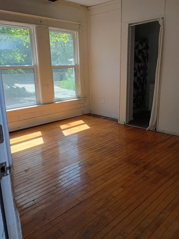 18 Main St #4 - Photo 6 of 13