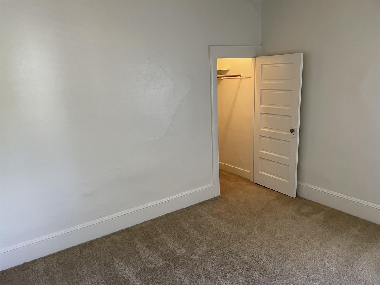 1029 4th St #3 - Photo 4 of 12