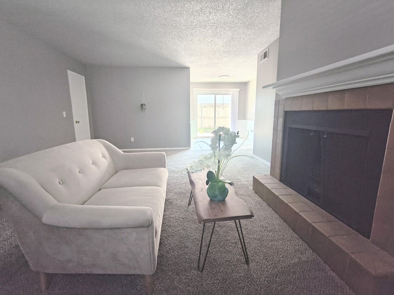11417 North May Avenue - 1Unit D #1 - Photo 5 of 28