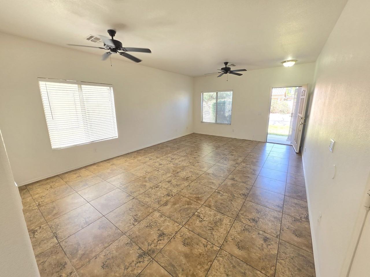30469 N Plantation Dr - Photo 5 of 44