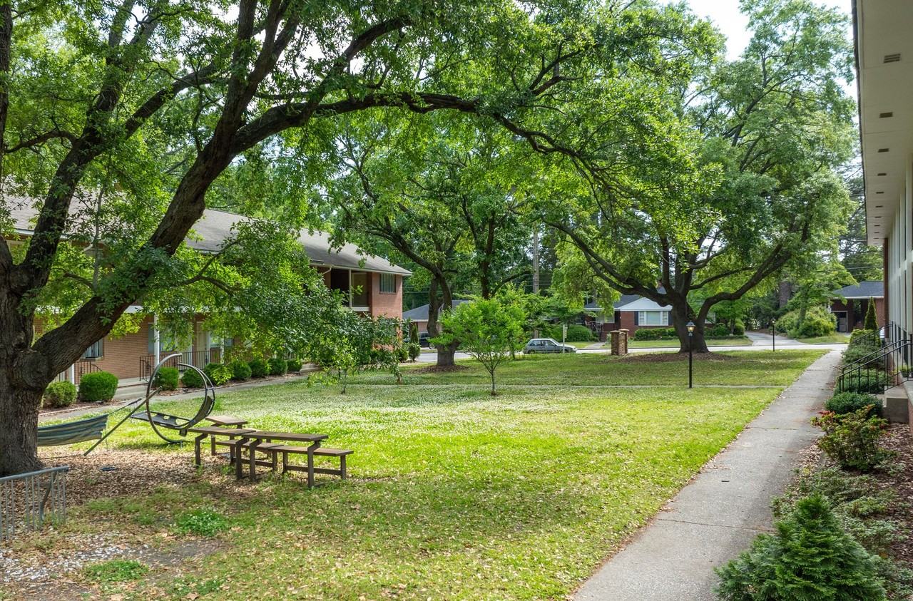 Elm Villa Apartments - Photo 4 of 6