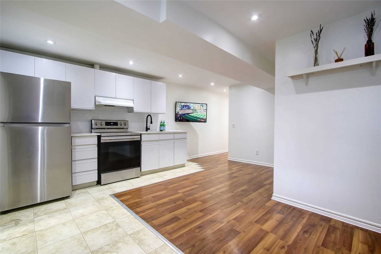 1012 Ossington Avenue - Photo 5 of 18