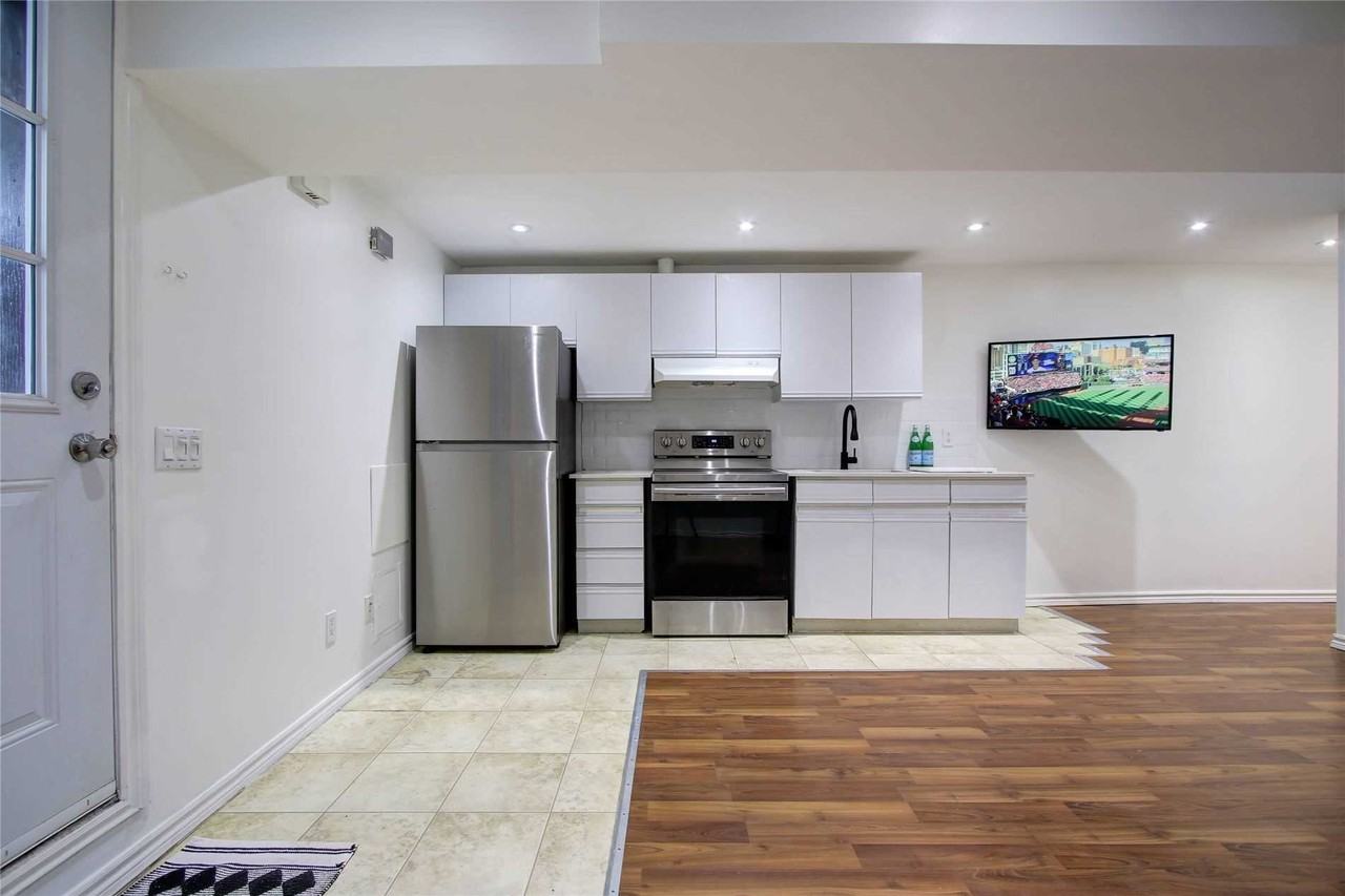 1012 Ossington Avenue - Photo 3 of 18