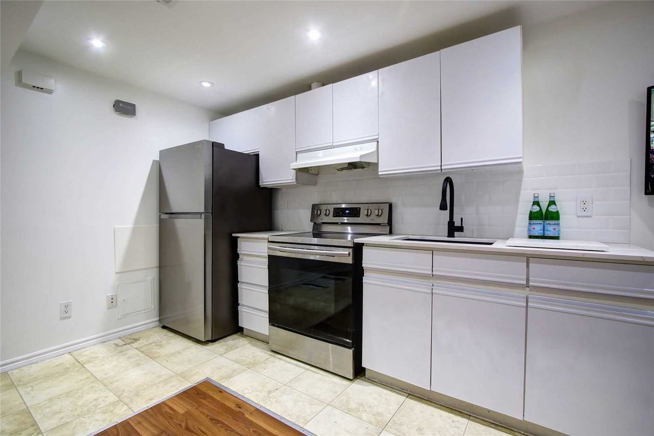1012 Ossington Avenue - Photo 6 of 18