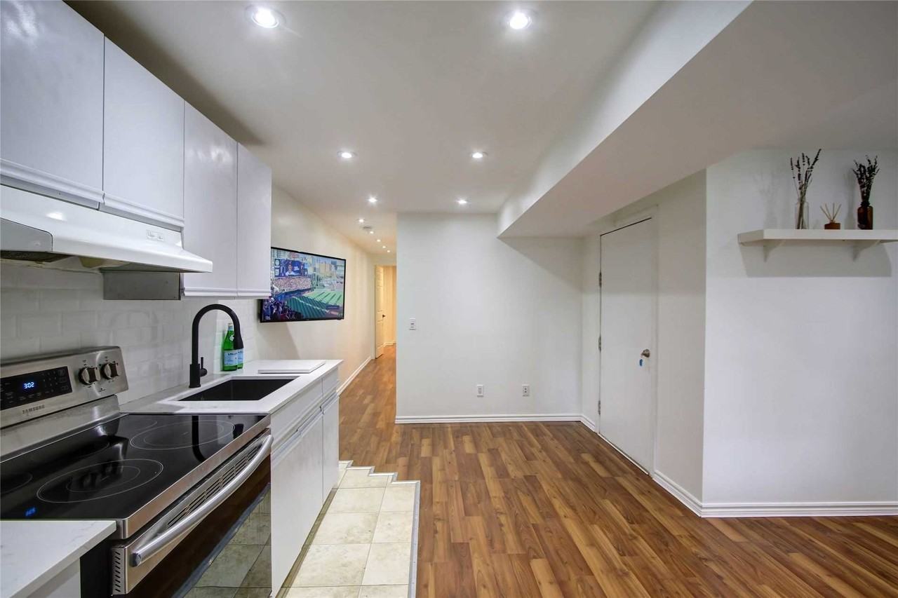 1012 Ossington Avenue - Photo 7 of 18