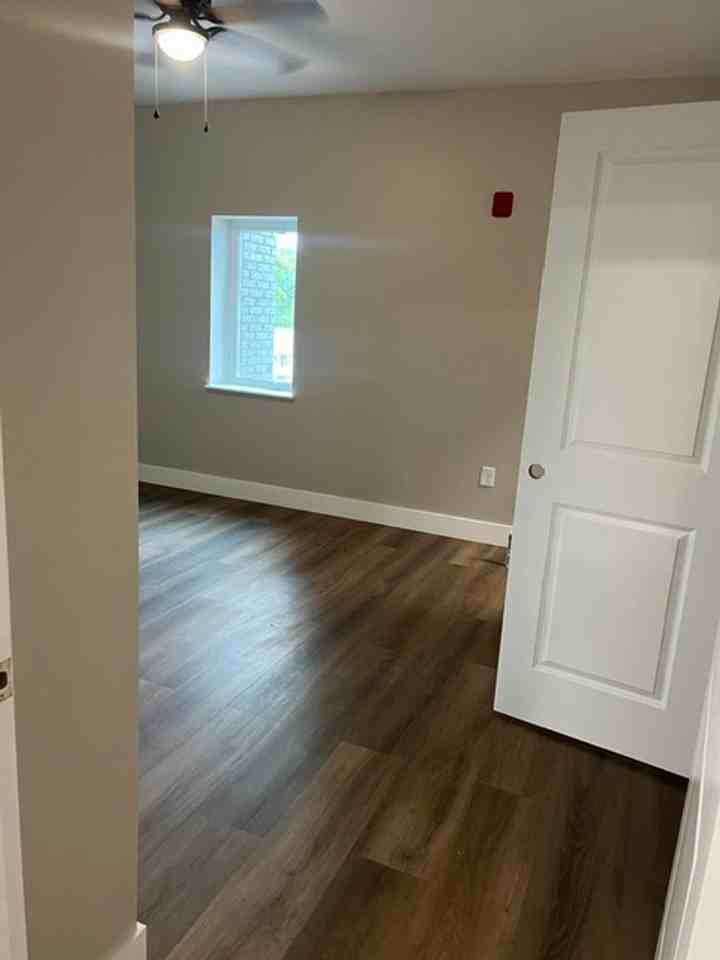 403 Mcfarland St #201 - Photo 3 of 6