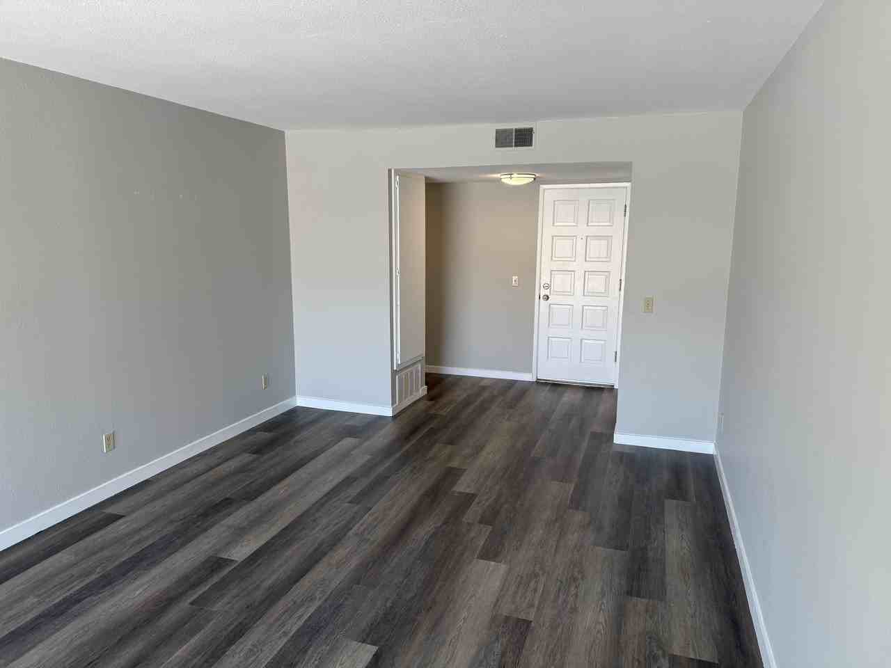 2431 Bethards Dr #4 - Photo 3 of 9