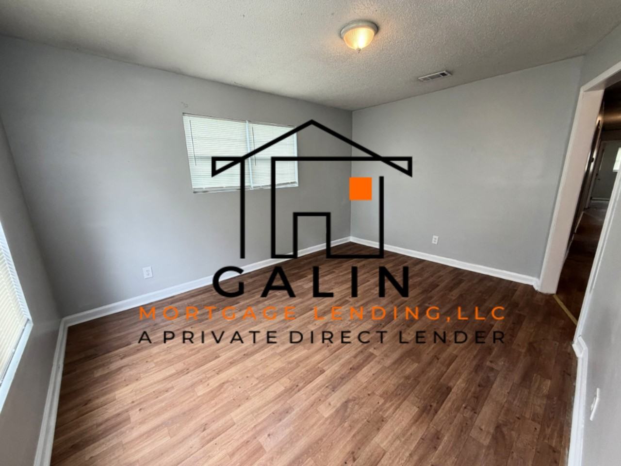 1014 W 53rd St #1 - Photo 4 of 12