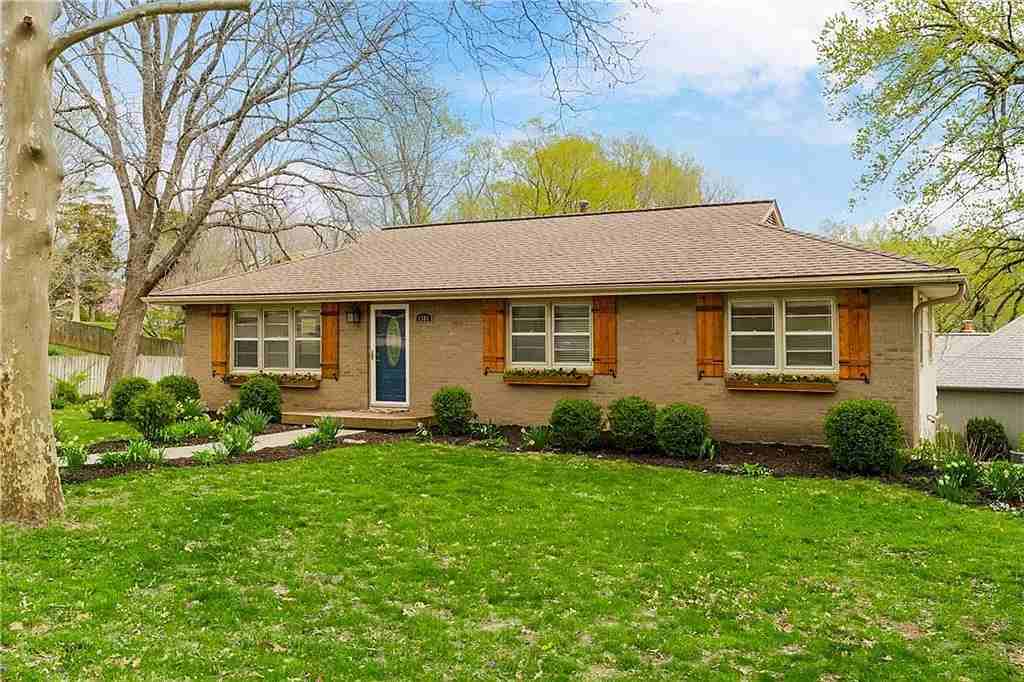 1305 Craig Dr #1 - Photo 2 of 24