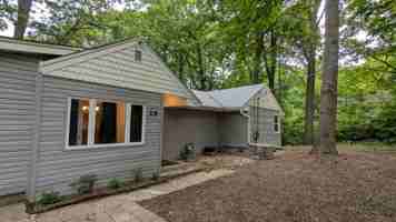 featured image of 28 Glen Ave #1
