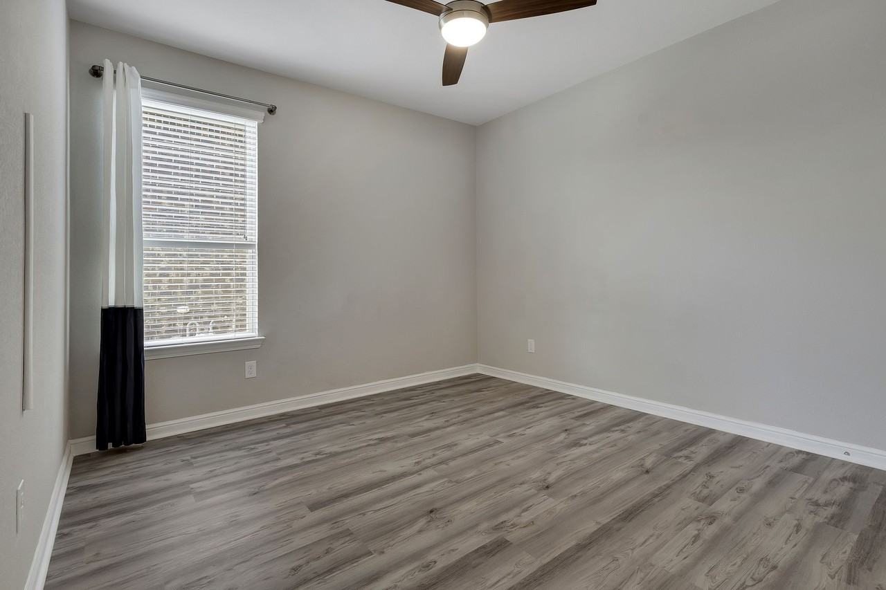 1513 Canary Ln #1 - Photo 6 of 31