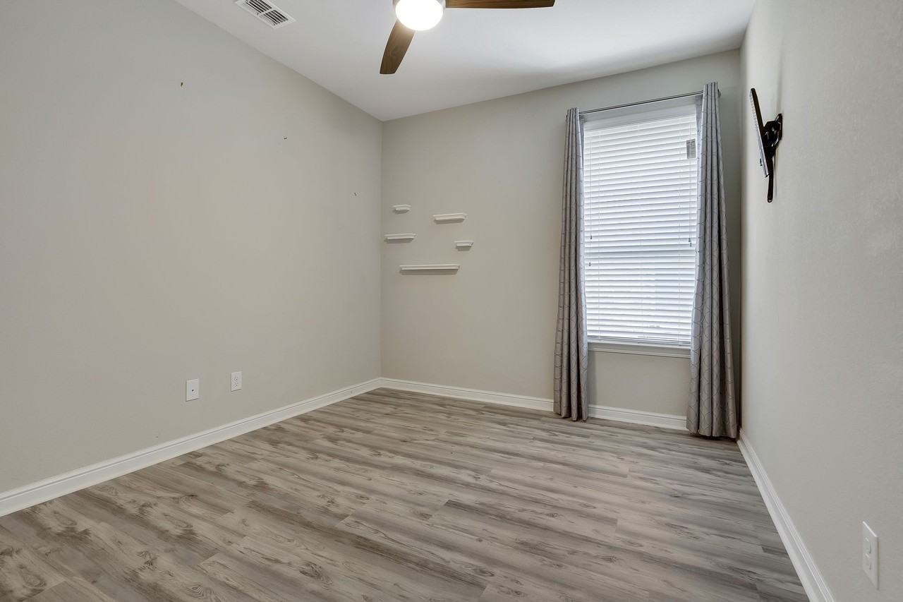 1513 Canary Ln #1 - Photo 7 of 31