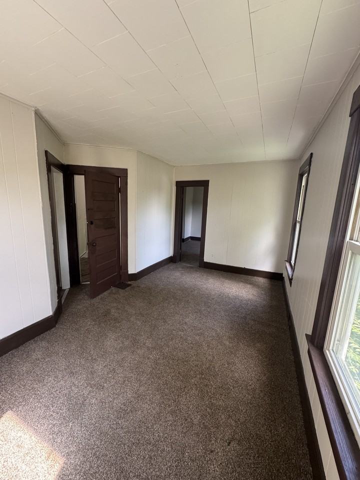 908 Sw Macvicar Ave #3 - Photo 4 of 6