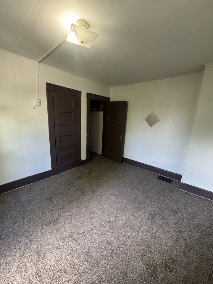 908 Sw Macvicar Ave #3 - Photo 5 of 6