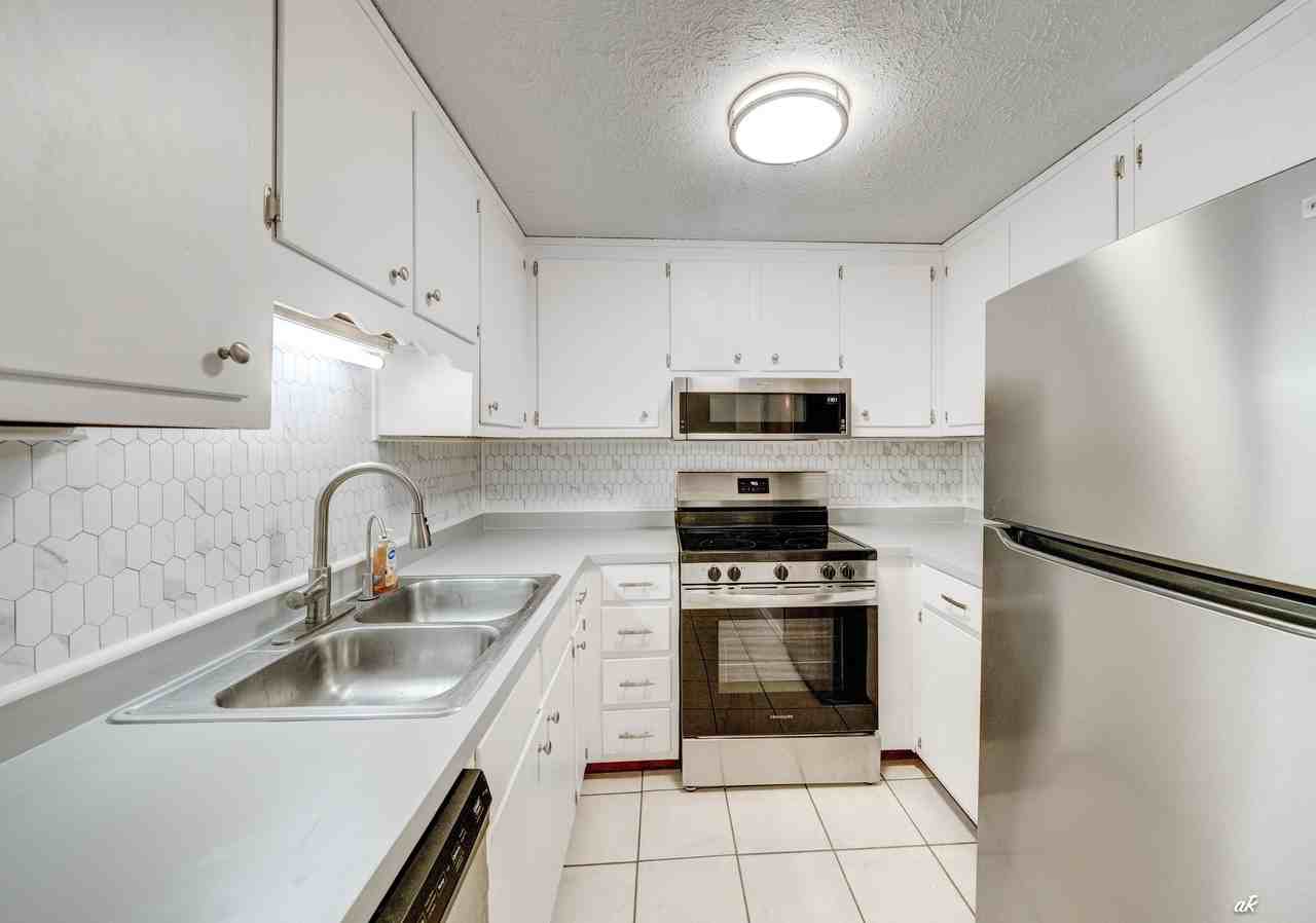 1125 Bradley Cir #1 - Photo 5 of 14
