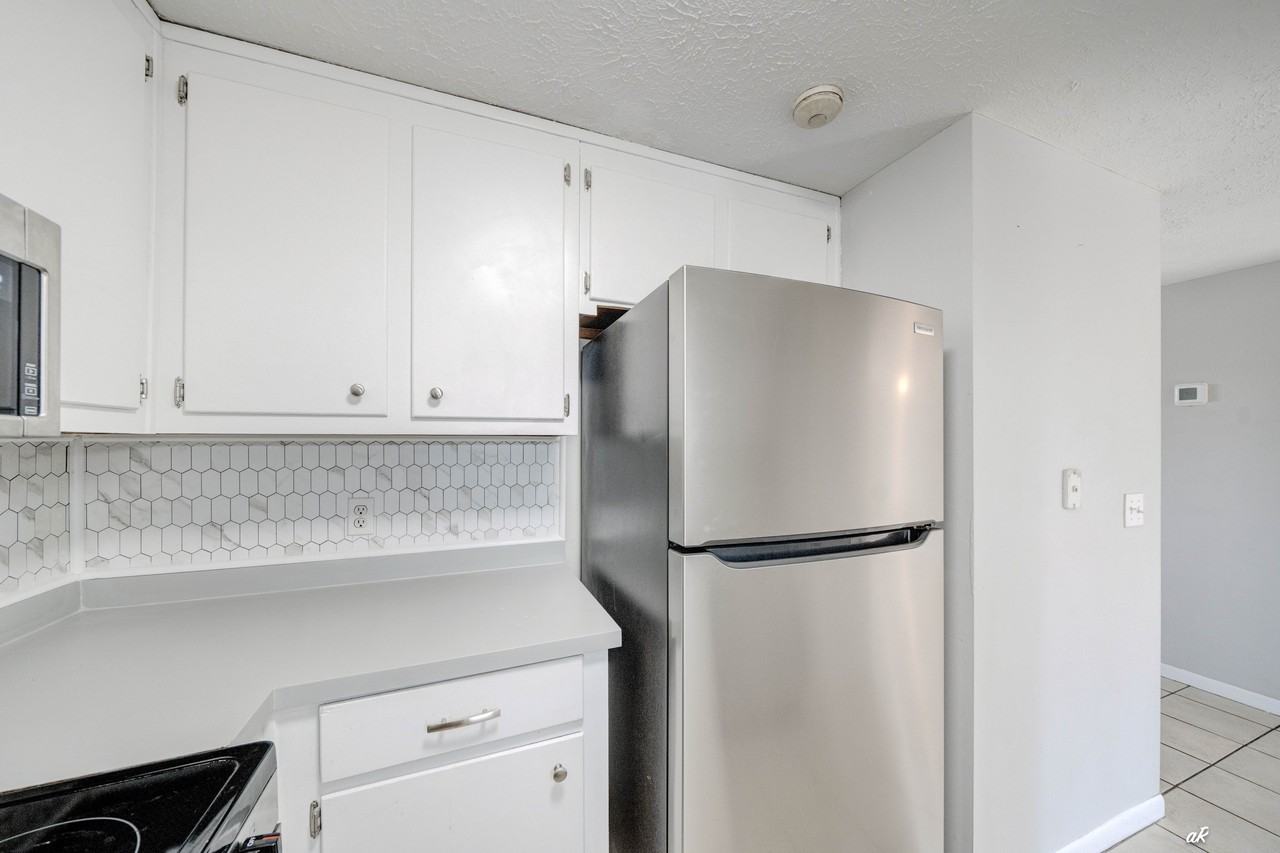 1125 Bradley Cir #1 - Photo 6 of 14