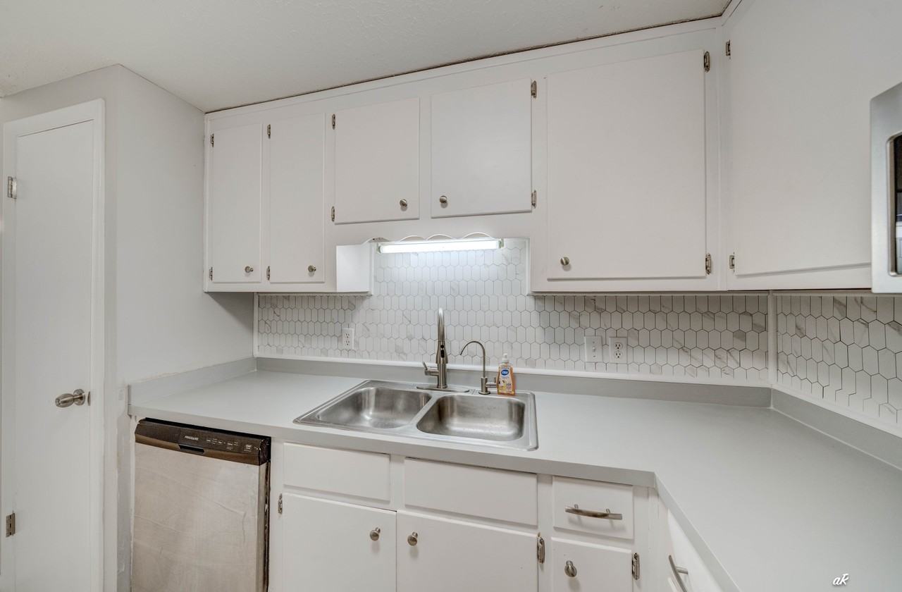 1125 Bradley Cir #1 - Photo 7 of 14