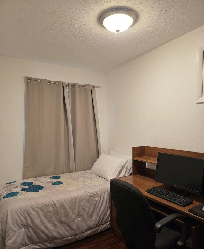 9303 Lewis Ave Kansas City MO 64138 #1 - Photo 4 of 8