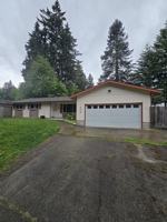 featured image of 3629 Surrey Dr Ne #1