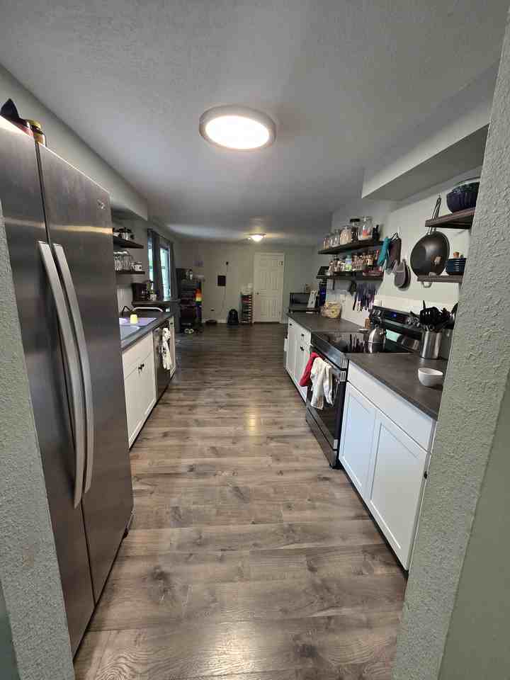 3629 Surrey Dr Ne #1 - Photo 7 of 23