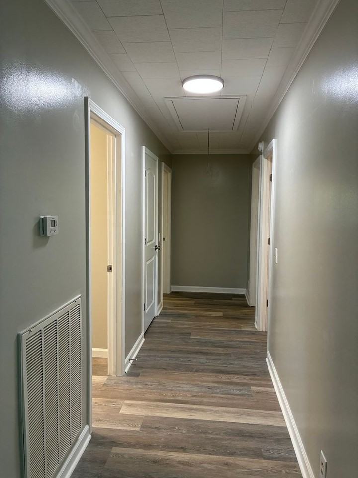 800 W 3rd St - Photo 5 of 28