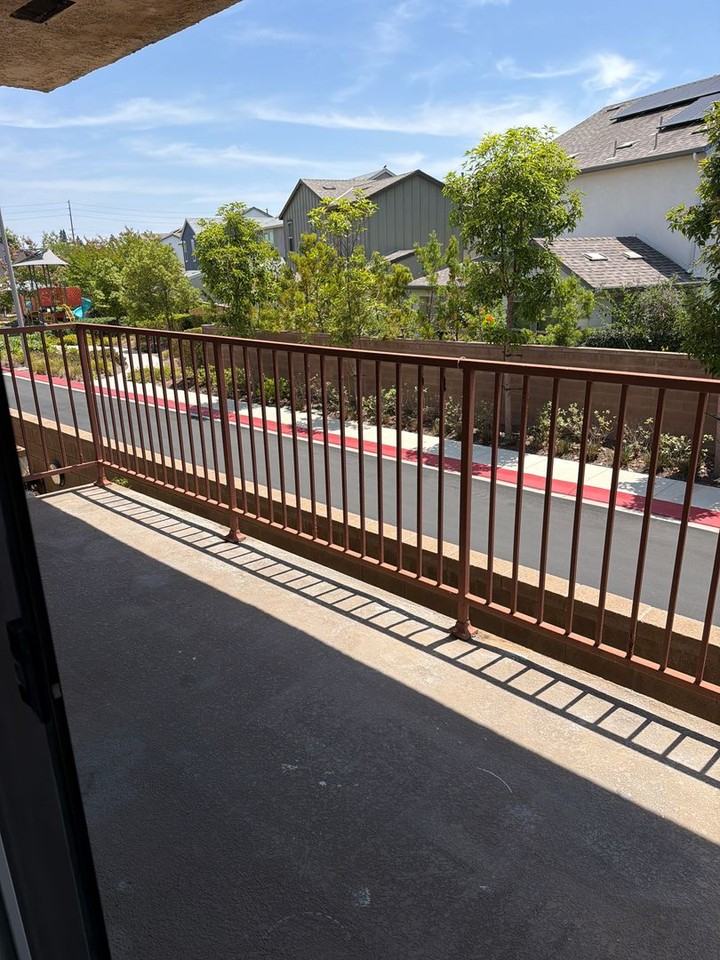 Hawaiian Terrace Apartments - Photo 7 of 21