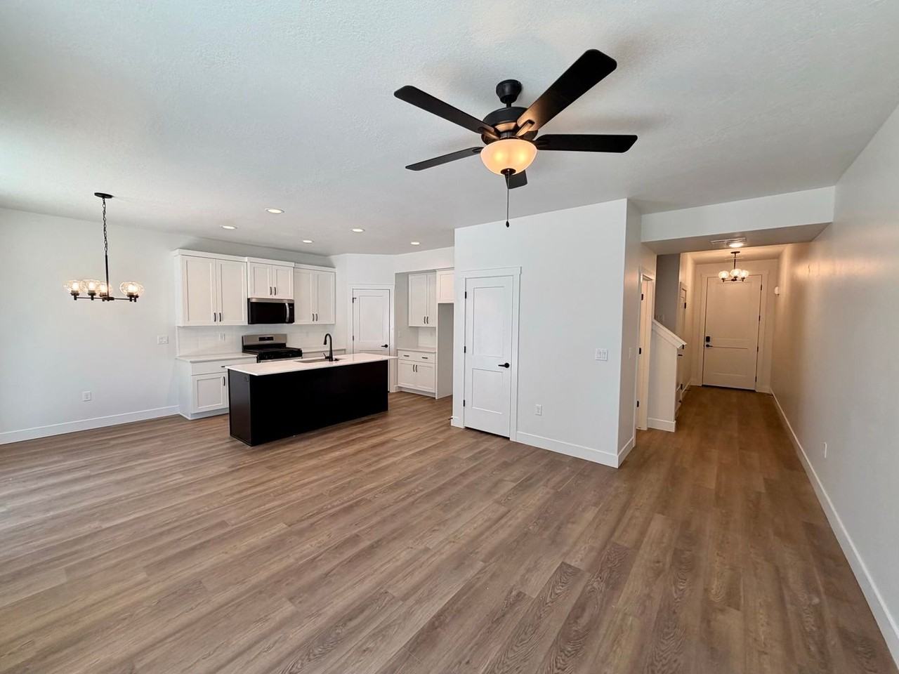 2719 2719 W 2775 N, #142 - Photo 2 of 19