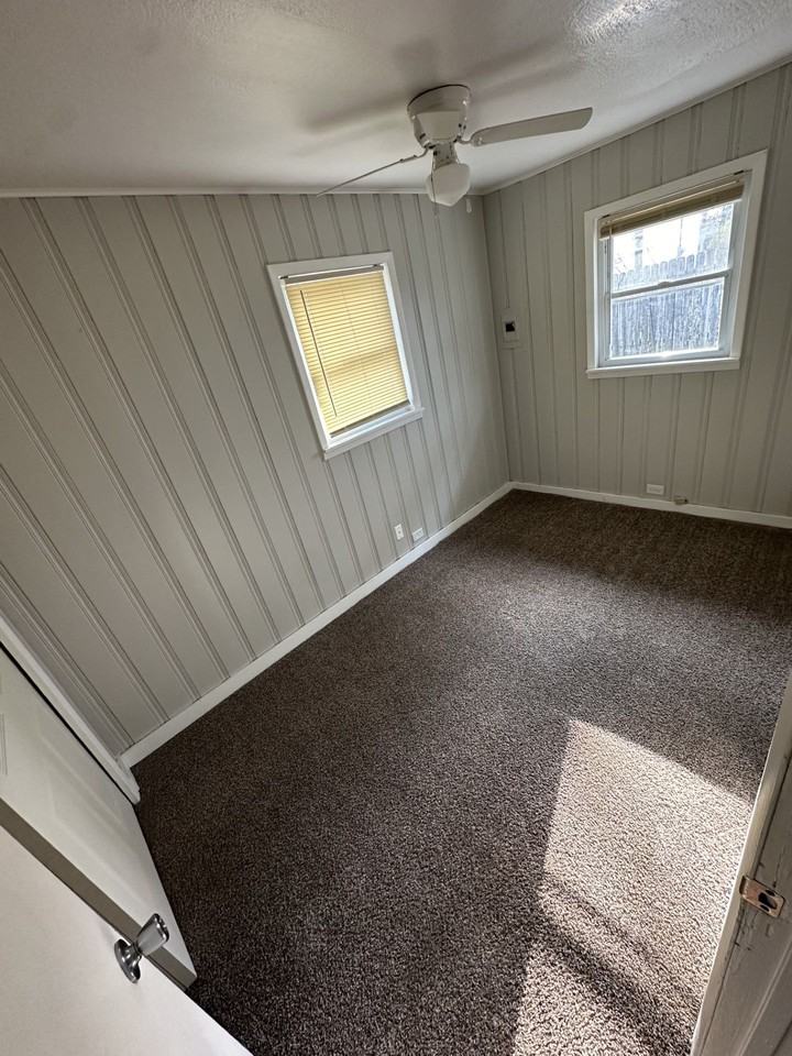 415 E Letchworth St - Photo 3 of 16