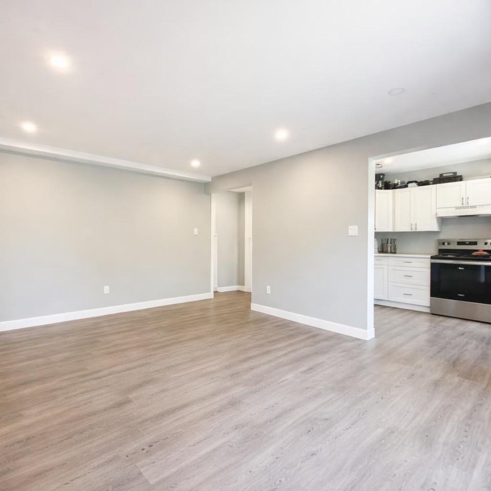 2053 Lanark Crt - Photo 6 of 23