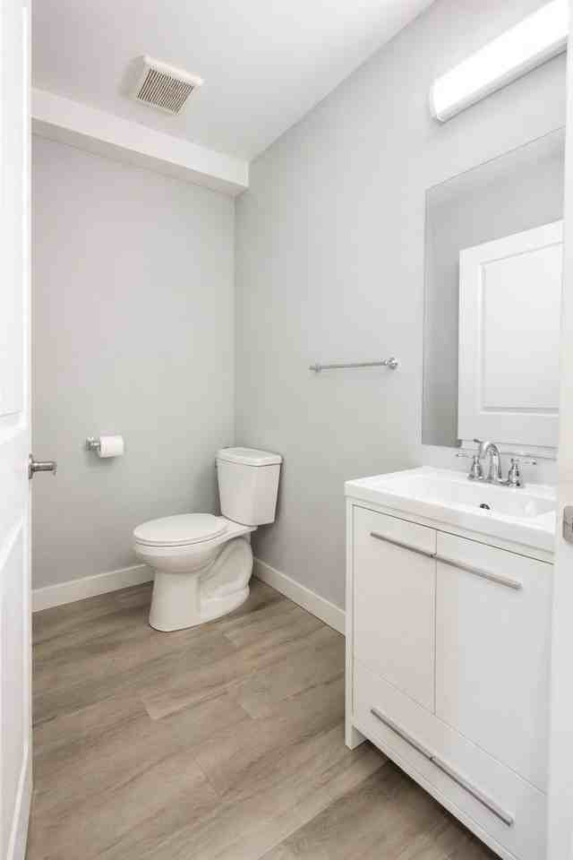 2053 Lanark Crt - Photo 7 of 23