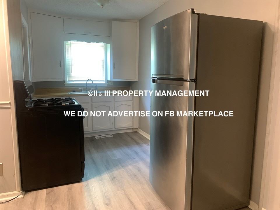 12141 W 55th St #4 - Photo 4 of 11